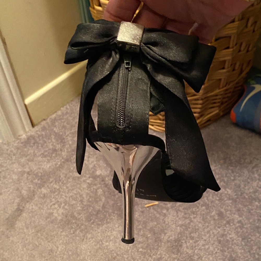 Le Chateau Black Heels with Bow Accent